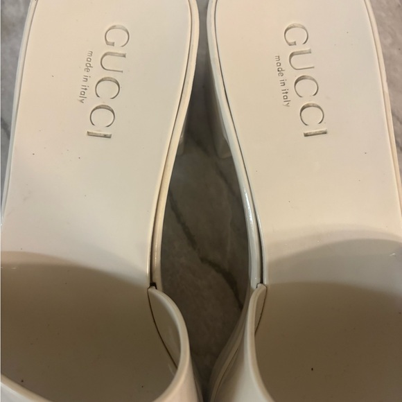 Gucci Women's Cream Slide Sandals - Picture 3 of 6